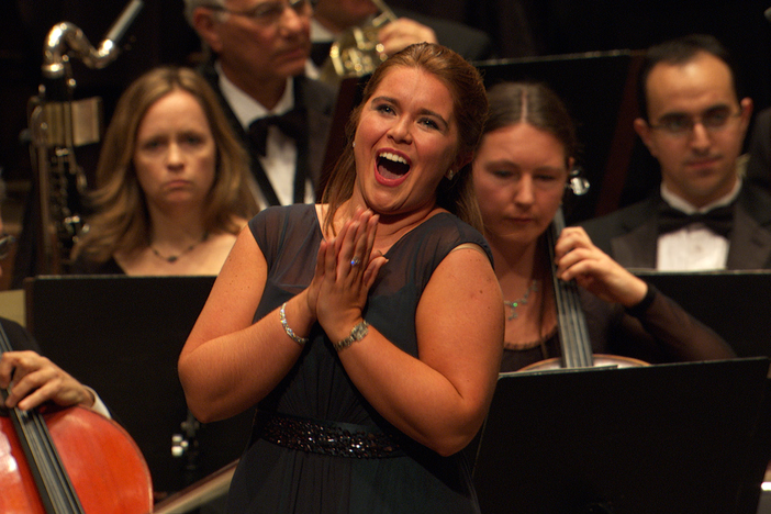 Mezzo-soprano Tara Erraught in bonus performance from the 2012 Richard Tucker Opera Gala.