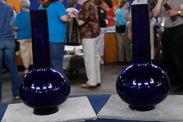 Appraisal: 18th-Century Chinese Glass Bottle Vases