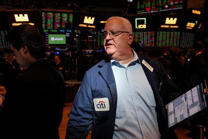 News Wrap: Wall Street rout ends month marked by its worst losses in decades