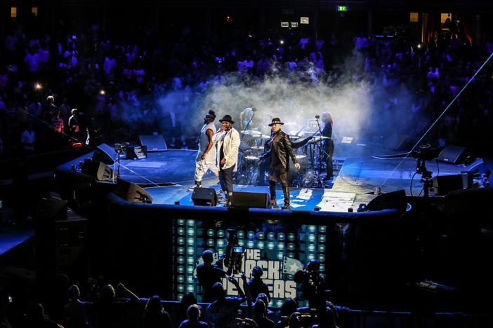 will.i.am & Friends Sing #thatPower From London’s Royal Albert Hall.
