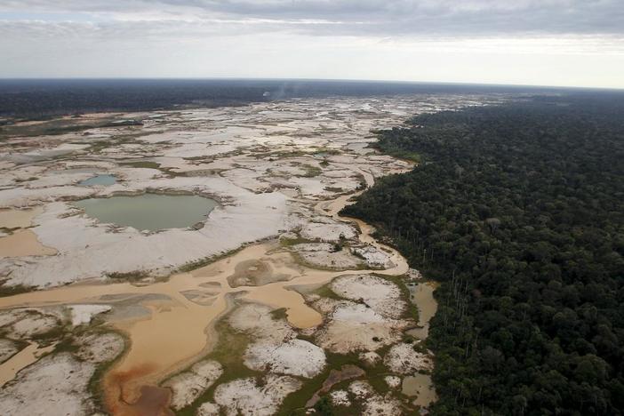 Gold mining leaves heart of Peruvian Amazon a wasteland
