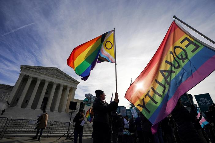 Supreme Court hears case pitting gay rights against religious freedom