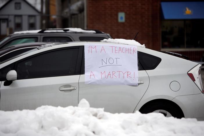 Chicago teachers agree to return to school after a protracted standoff