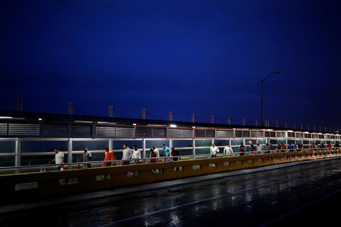 News Wrap: Trump administration’s new asylum policy takes effect