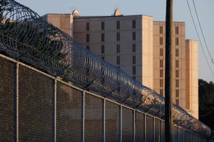 Long-standing health and safety issues plague Atlanta jail where Trump was booked