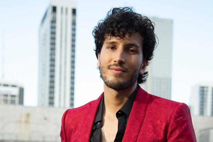 Sebastián Yatra performs "A Dónde Van."