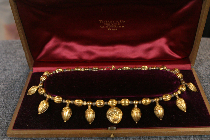 Appraisal: Tiffany & Co. Gold Necklace, ca. 1860, in Vintage Chicago.