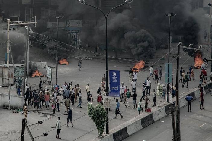 Nigerian government tries to quell public outrage over police brutality