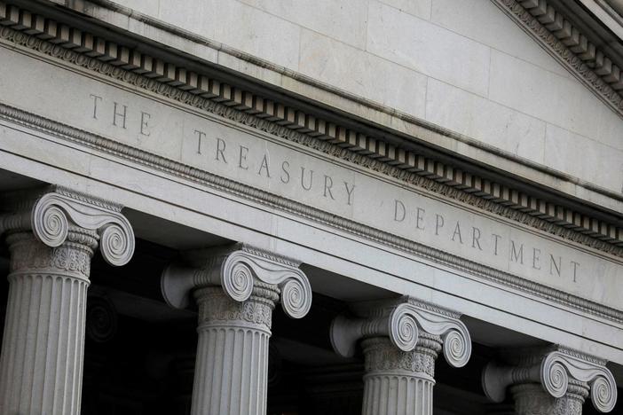 News Wrap: Democrats, Republicans narrow in on debt limit deal