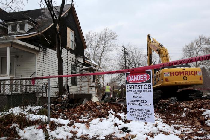 The stunning truth about asbestos use in the U.S.