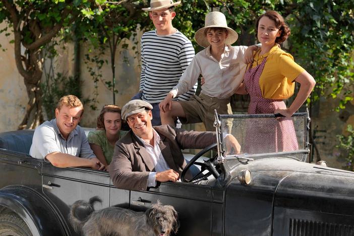 The cast and crew introduce you to the Durrell family.