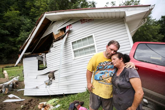 Extreme conditions in California and Kentucky force thousands from their homes