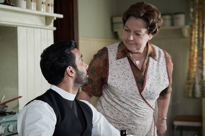 Alphy attends a manor fundraiser, but festivities are cut short when a body is found in the basement