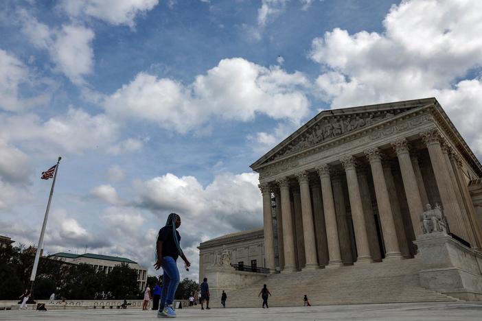 Senate Democrats expand their probe over ethics concerns on the Supreme Court