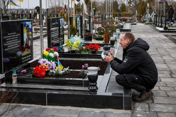What lies ahead as Ukraine marks somber 2-year anniversary of Russia’s invasion