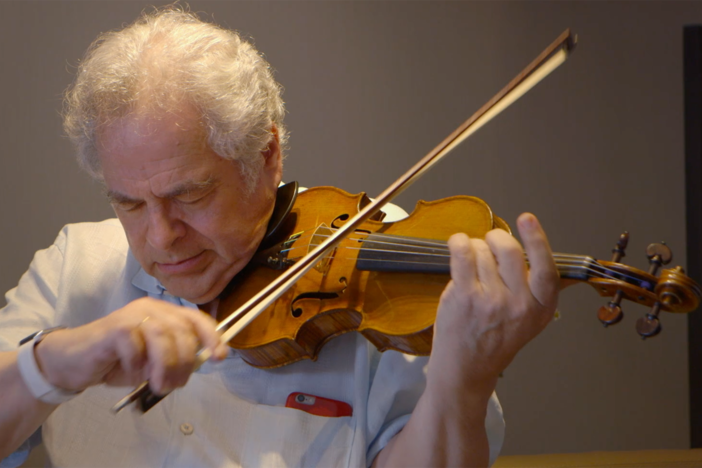 Violinist Itzhak Perlman plays "Theme From Schindler’s List"
