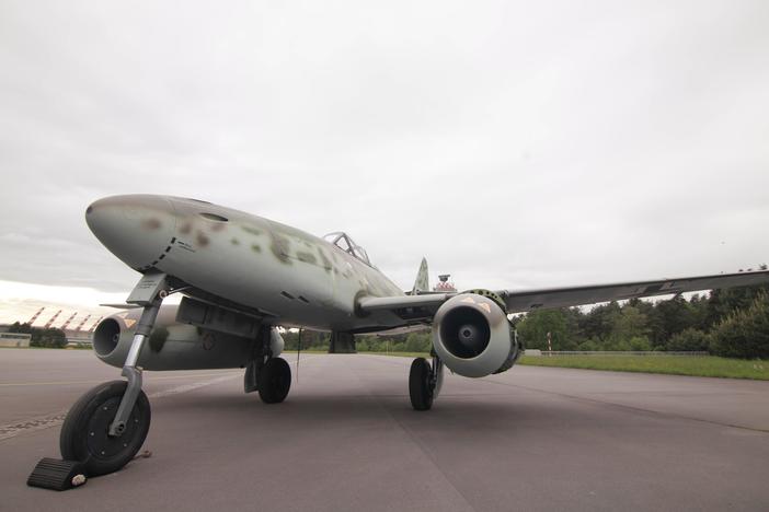 Explore the most technologically advanced plane of World War II, the Messerschmitt Me262.