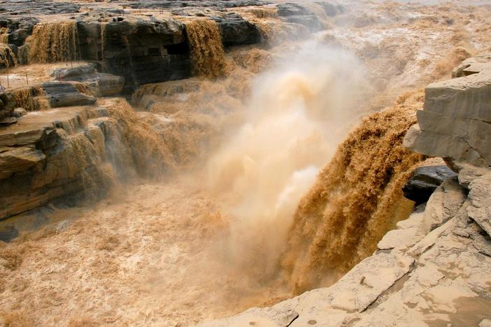 Scientists uncover geologic evidence of epic floods that tore through ancient landscapes.