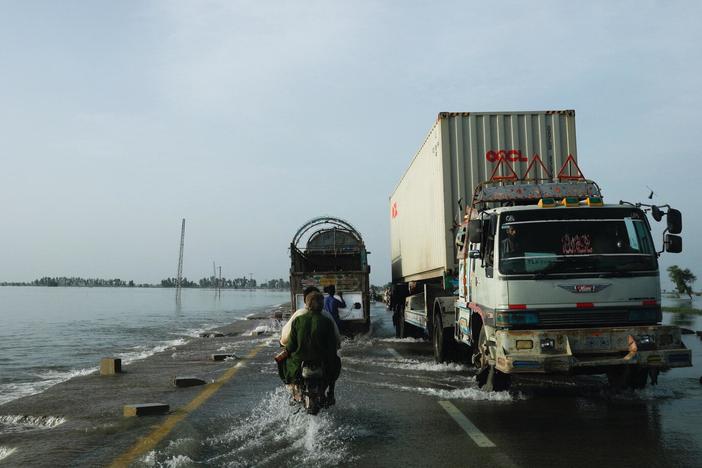 Pakistan, U.N. seek international aid amid catastrophic flooding that displaced millions