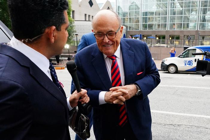 News Wrap: Rudy Giuliani appears before Georgia grand jury in 2020 election probe
