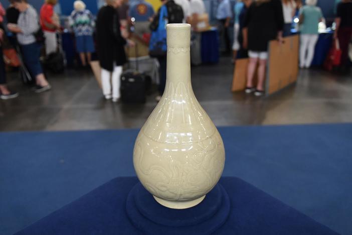 Appraisal: Early 18th-Century Chinese Celadon Vase, from Virginia Beach.
