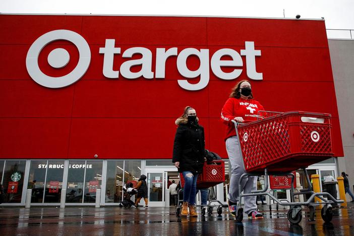 As retailers close stores due to shoplifting, are the concerns real or overblown?