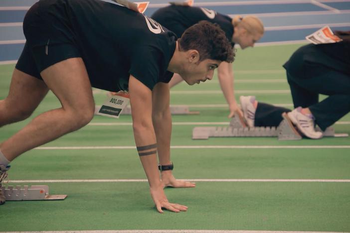 A track race demo explains how the galaxies furthest from Earth move fastest.