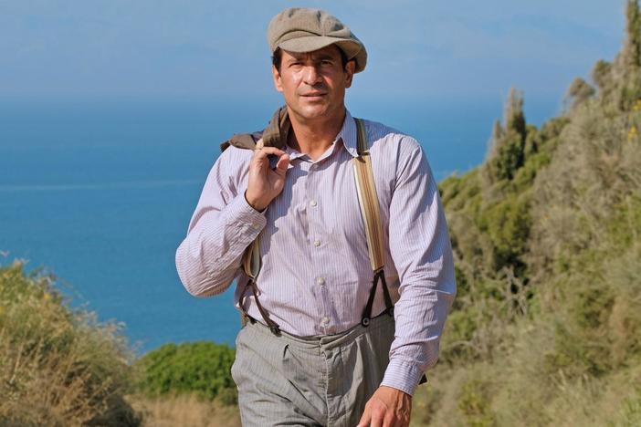 A new Italian family takes up residence in Corfu, spiriting Spiros away from Louisa.