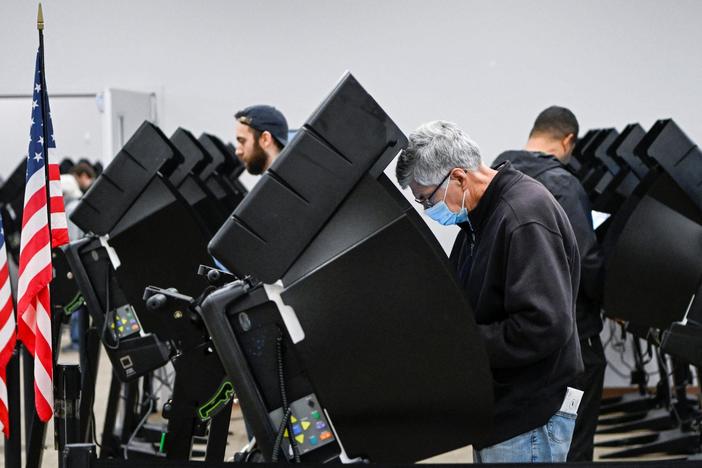 How final pitches from Democrats and Republicans are resonating with midterm voters