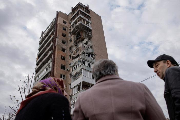 News Wrap: Russian drone attacks kill 4 in Kharkiv, Ukraine
