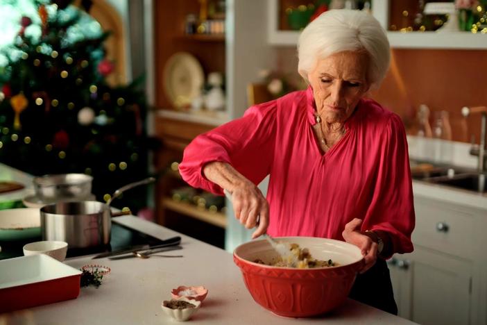 Mary discusses how she makes her stuffing and what gives the right amount of flavor.