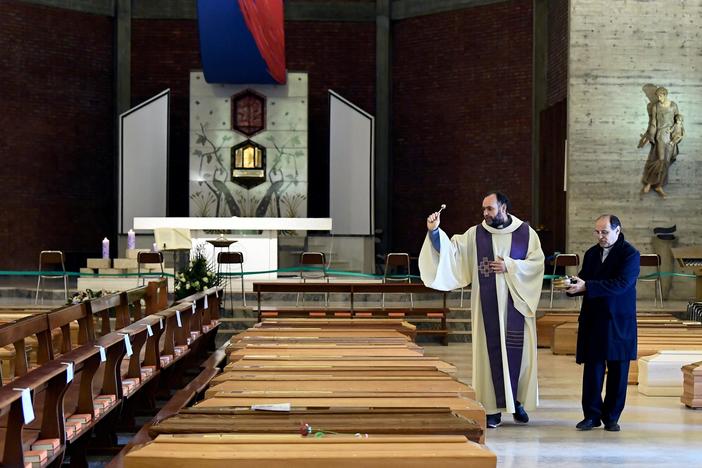 Grieving Northern Italians mount campaign to investigate officials' pandemic response