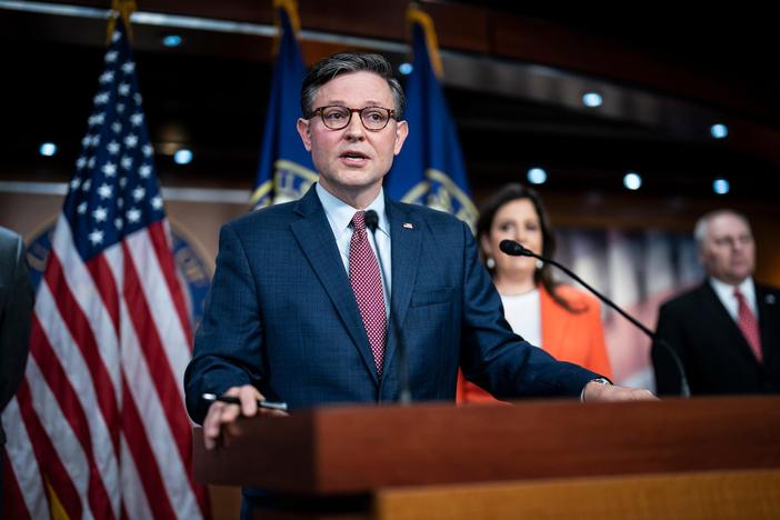 News Wrap: White House calls Speaker Johnson’s funding plan ‘unserious’