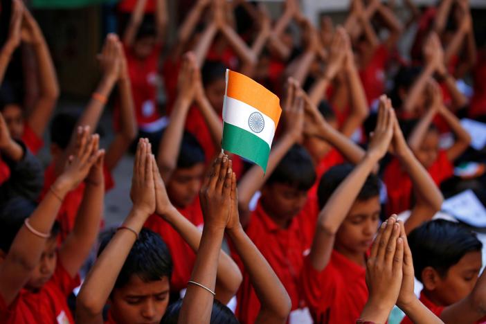 News Wrap: Pakistan plans to release Indian pilot, with a warning