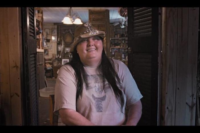 Mary spent entire life growing up handling alligators, but is she afraid?