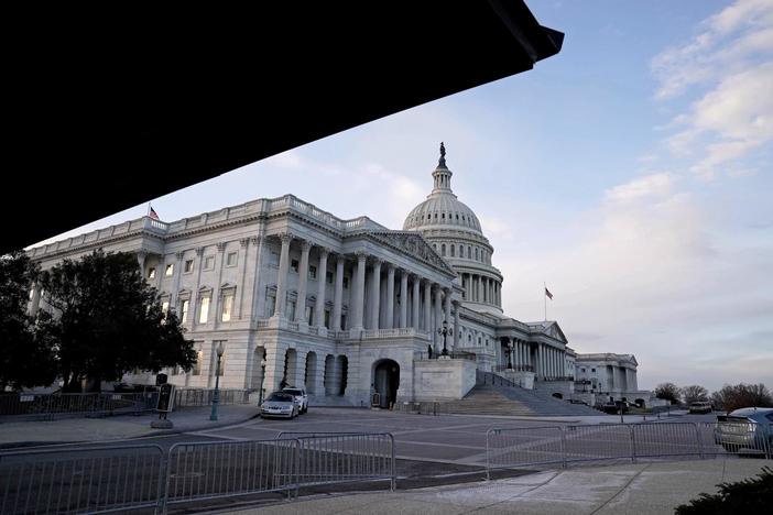 Republicans block COVID aid as cases rise in Washington
