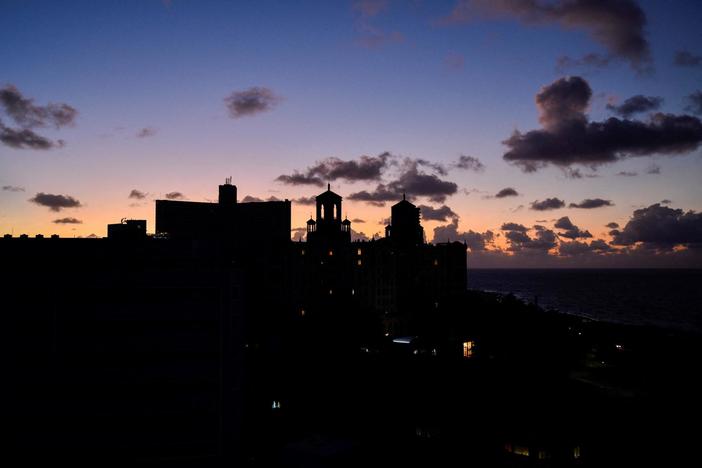 News Wrap: Hurricane Oscar batters Cuba as island deals with electrical grid failure