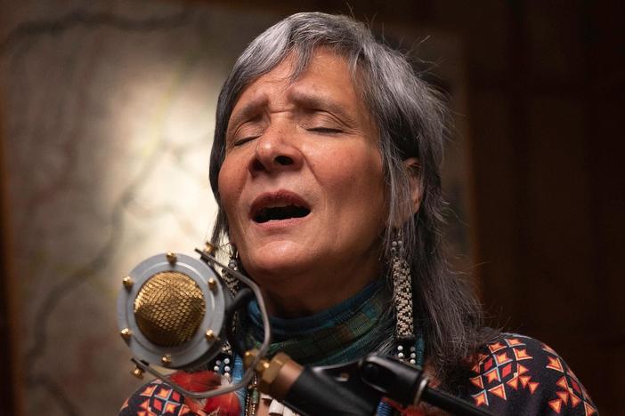 Native American vocalist and lap steel guitarist Pura Fé is Rhiannon’s guest artist.