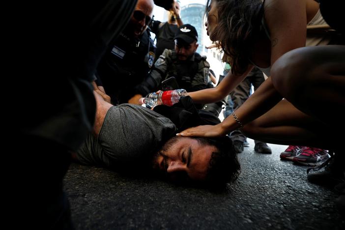 News Wrap: Israelis protest fatal shooting of unarmed teen