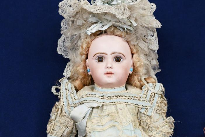 Appraisal: Tête Jumeau Bébé Doll & Parasol, from Albuquerque, Hour 1.