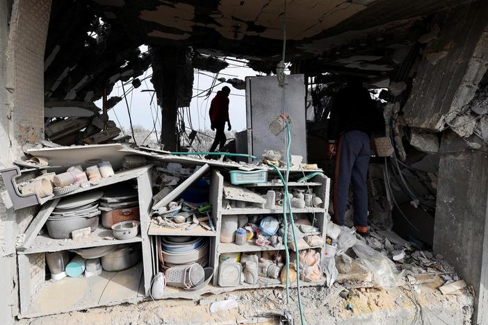 News Wrap: Israel lowers military presence in southern Gaza as war hits 6-month mark