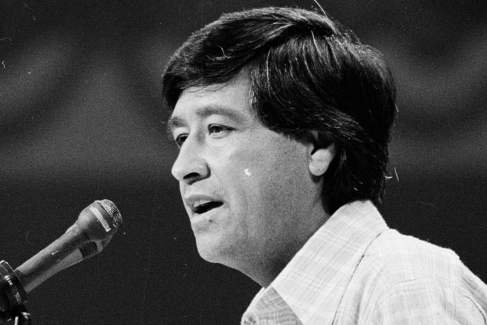 See how Cesar Chavez and the farmworkers’ movement were influenced by music and the arts.