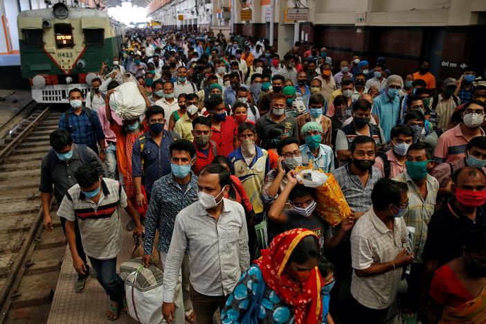 India's poor find themselves even more desperate amid the pandemic economy