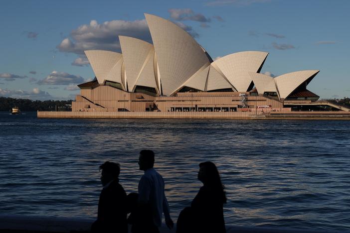 What the U.S. can learn from Australia's hybrid health care system