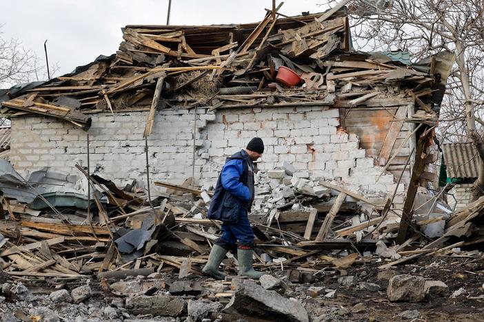 U.S. suspends intelligence sharing with Ukraine, officials say