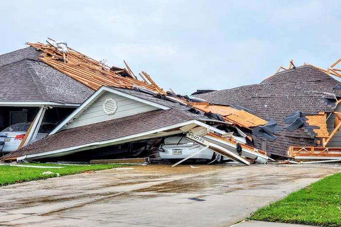 News Wrap: At least 30 people killed as severe storms sweep the Deep South