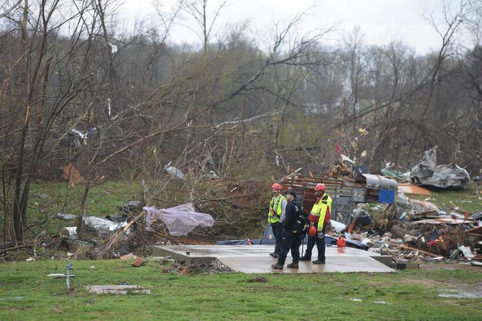 News Wrap: Tornado in southeastern Missouri kills at least 5 people