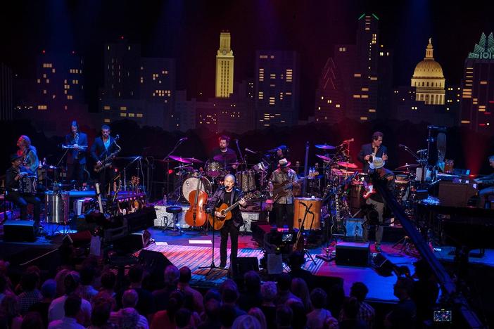 Paul Simon performs "The Werewolf" on Austin City Limits.
