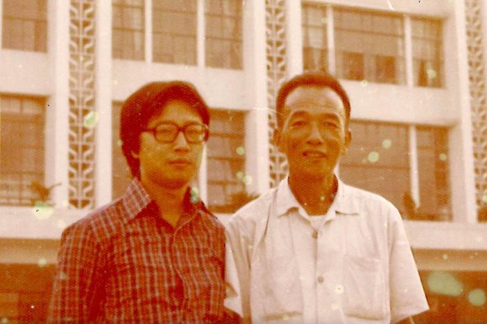 David, an NYPD volunteer police member in Manhattan, shares his father-son immigration story.
