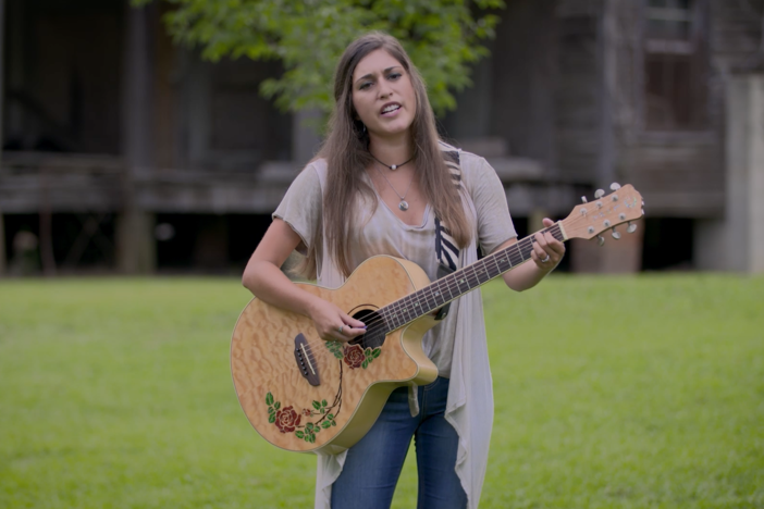 Singer/songwriter, Chyann Rose, brings her own unique blend of new and old to music.